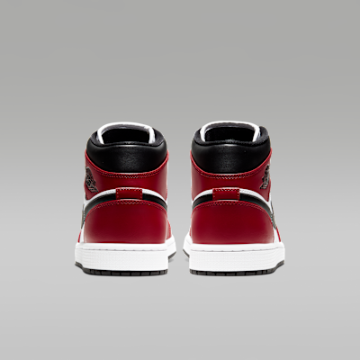 Air Jordan 1 Mid Shoes. Nike RO